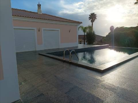 Fantástica Moradia com Piscina em Lagos