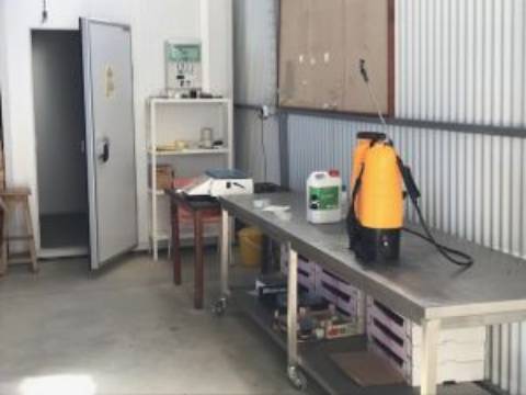 Quinta com unidade de produção em Estufa