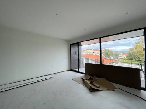Apartamento T3 Novo - Aguada de Cima
