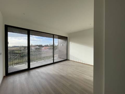 Apartamento T3 Novo - Aguada de Cima