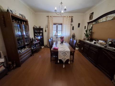 Moradia Isolada Térrea T4 na Mamarrosa