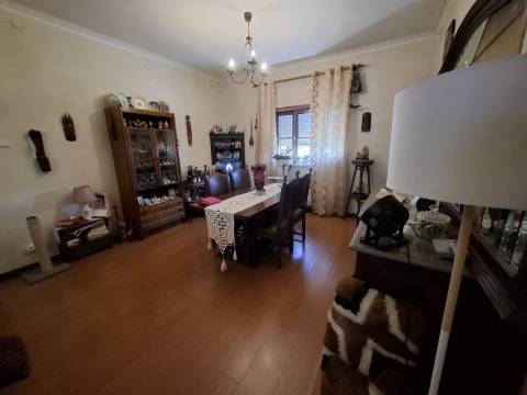 Moradia Isolada Térrea T4 na Mamarrosa