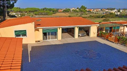 Moradia T3 com piscina + Lote de terreno em Terrugem, Sintra