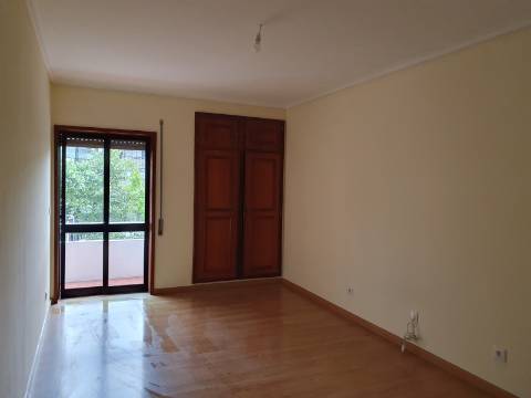 Apartamento T3 - Forca - Arrenda-se