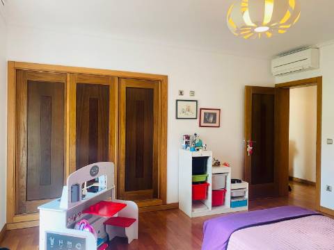 Moradia T6 Isolada na Palhaça