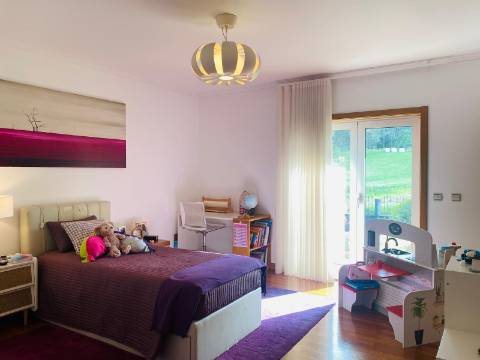 Moradia T6 Isolada na Palhaça