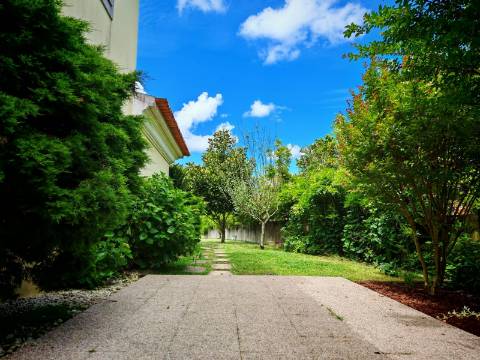 Moradia T6 Isolada na Palhaça