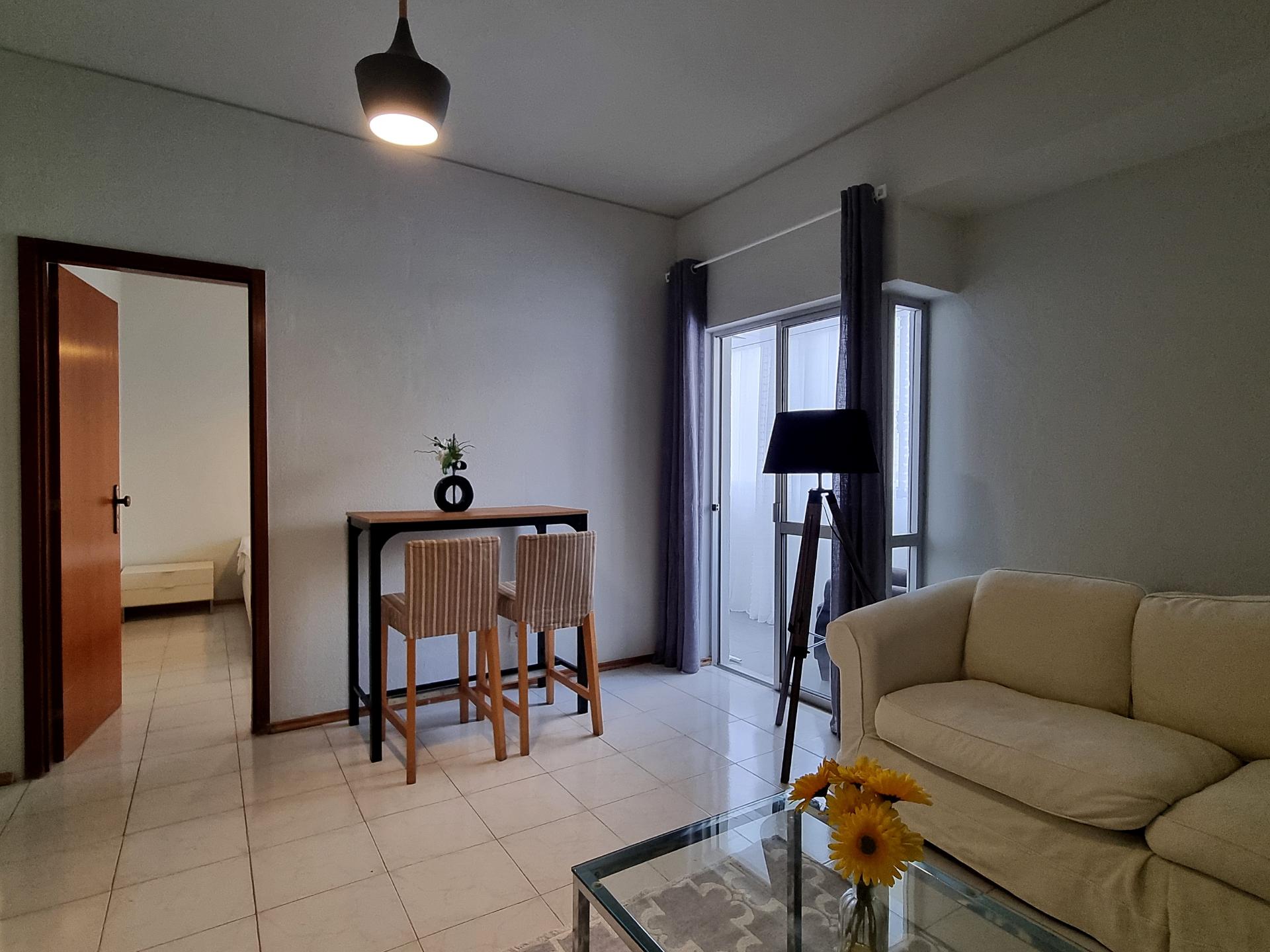 Apartamento T1 com Varanda | Remodelado e Equipado | Bonfim