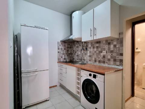 Apartamento T1 com Varanda | Remodelado e Equipado | Bonfim
