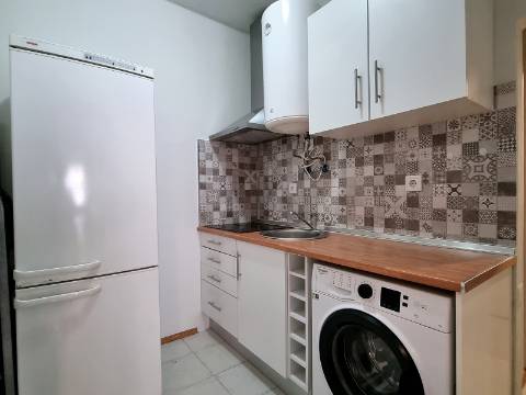 Apartamento T1 com Varanda | Remodelado e Equipado | Bonfim