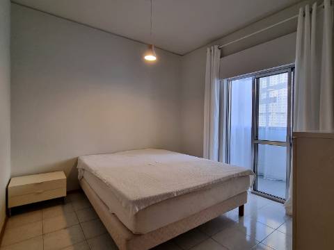 Apartamento T1 com Varanda | Remodelado e Equipado | Bonfim