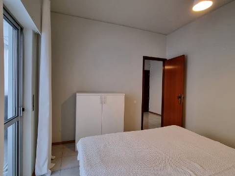 Apartamento T1 com Varanda | Remodelado e Equipado | Bonfim