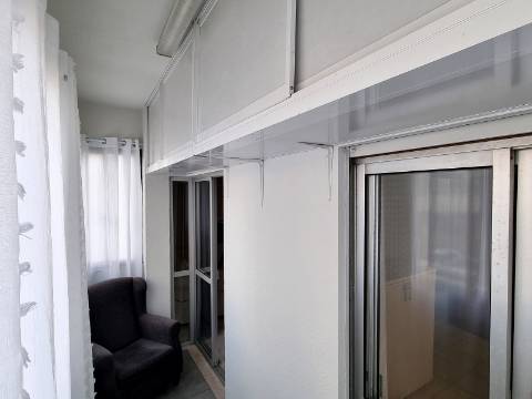 Apartamento T1 com Varanda | Remodelado e Equipado | Bonfim