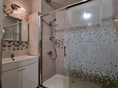 Apartamento T1 com Varanda | Remodelado e Equipado | Bonfim