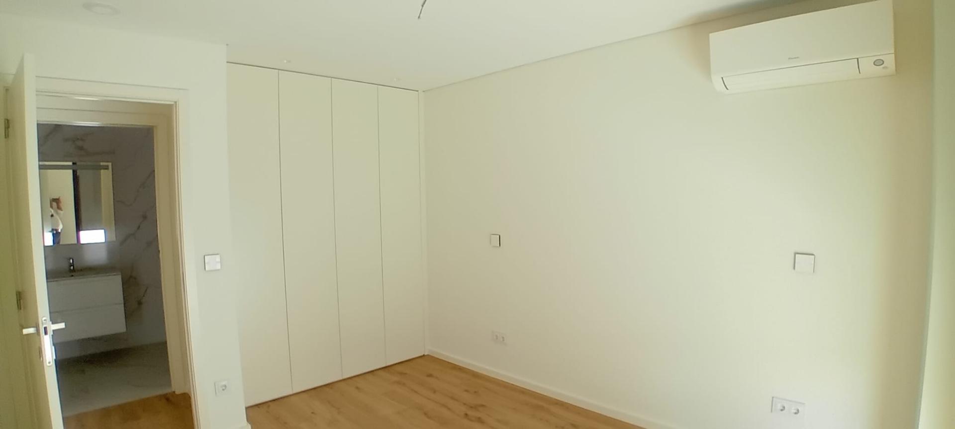 APARTAMENTO T1 COM VARANDA NAS BARROCAS