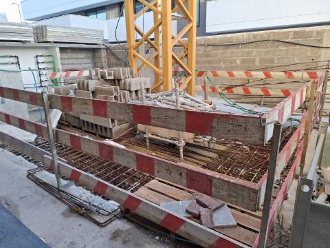 APARTAMENTO T1 COM TERRAÇO NAS BARROCAS