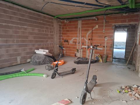 APARTAMENTO T1 COM TERRAÇO NAS BARROCAS