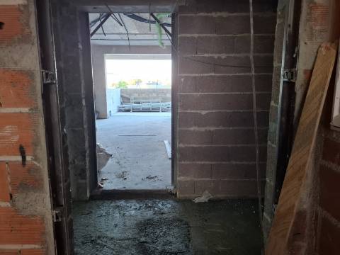 APARTAMENTO T1 COM TERRAÇO NAS BARROCAS