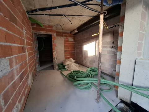 APARTAMENTO T1 COM TERRAÇO NAS BARROCAS