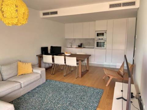 Apartamento T1 em condomínio alto padrão Tagus Bay