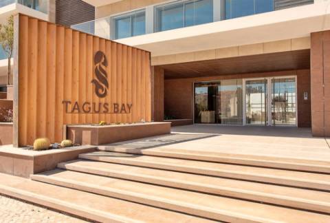 Apartamento T1 em condomínio alto padrão Tagus Bay