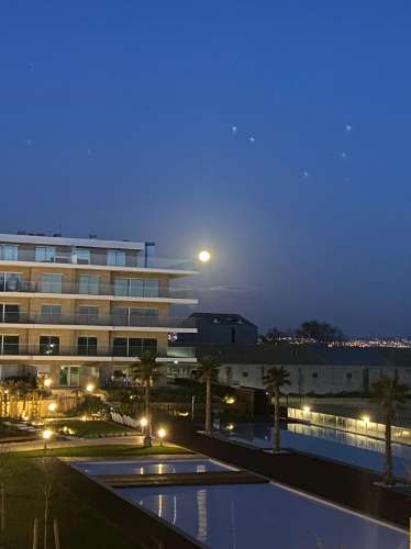 Apartamento T1 em condomínio alto padrão Tagus Bay