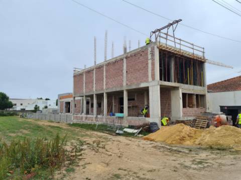 Moradia junto à Universidade de Aveiro com 11 Suítes