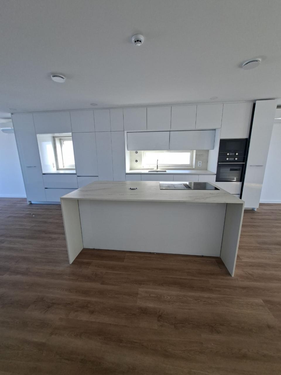 Apartamento T3+1 Duplex Novo - Primeira Linha de Mar | Costa Nova