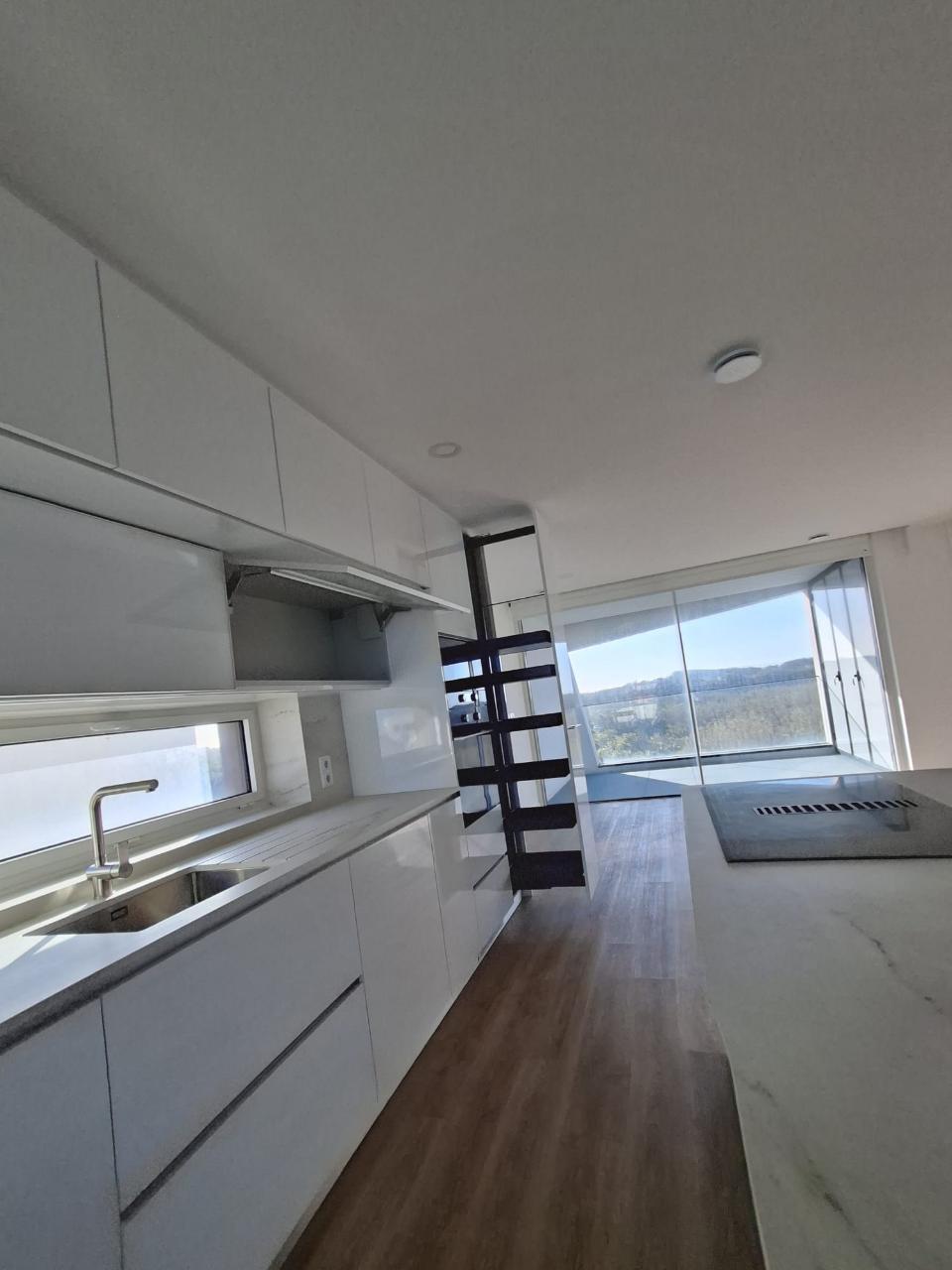 Apartamento T3+1 Duplex Novo - Primeira Linha de Mar | Costa Nova