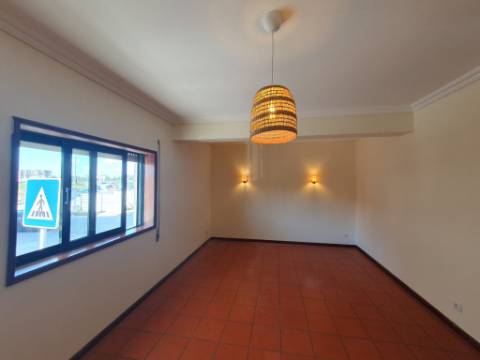 Apartamento T2 - Forca - Arrenda-se