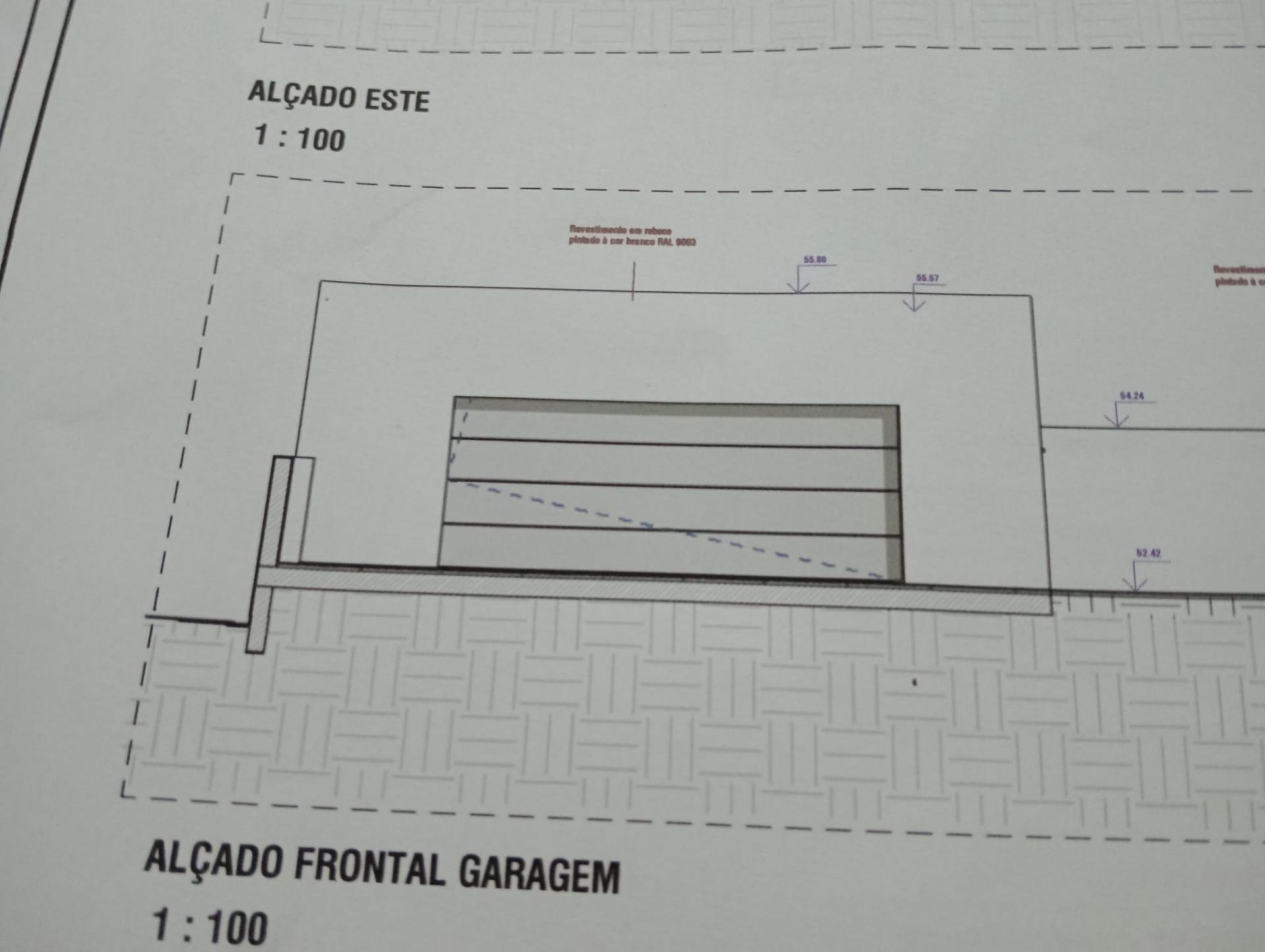 Moradia T3+1 Terrea em São bernardo
