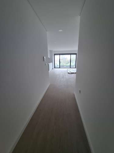 Apartamento T2 + 1 com varanda em Esgueira, Aveiro