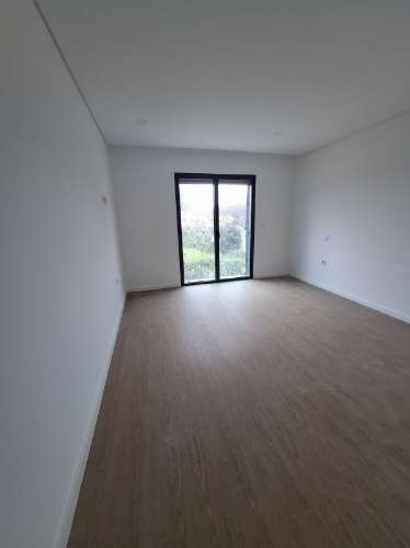 Apartamento T2 + 1 com varanda em Esgueira, Aveiro