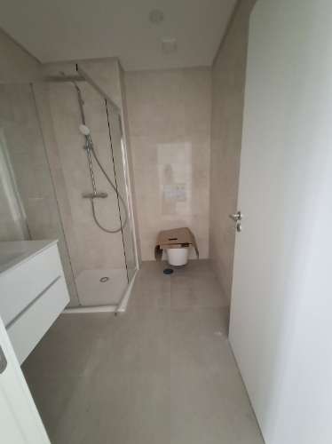 Apartamento T2 + 1 com varanda em Esgueira, Aveiro