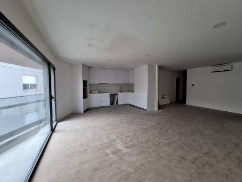 Apartamento T3 + Duplex Amplo + Terraço na Cobertura em Esgueira, Aveiro