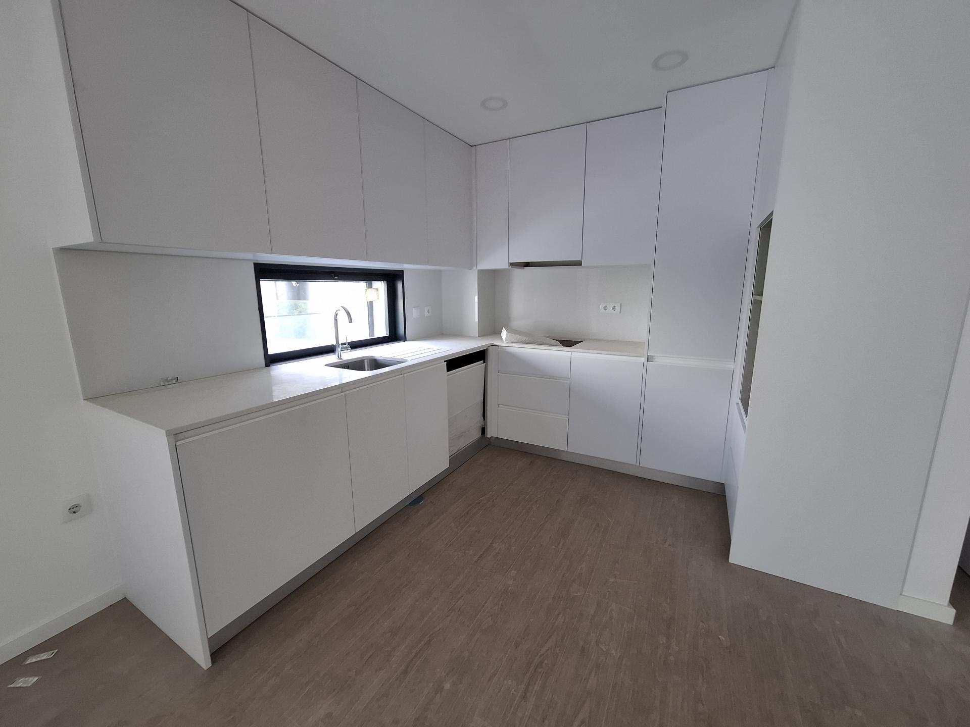 Apartamento T2 + Duplex Amplo + Terraço na Cobertura em Esgueira, Aveiro