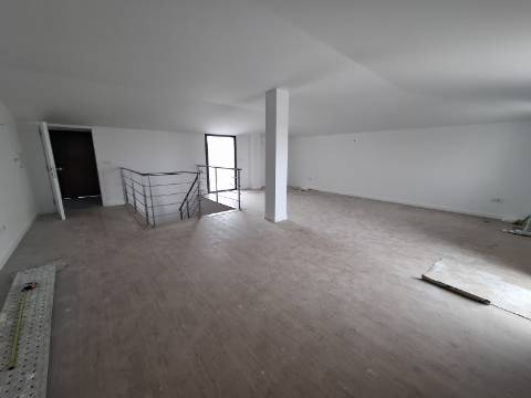 Apartamento T2 + Duplex Amplo + Terraço na Cobertura em Esgueira, Aveiro