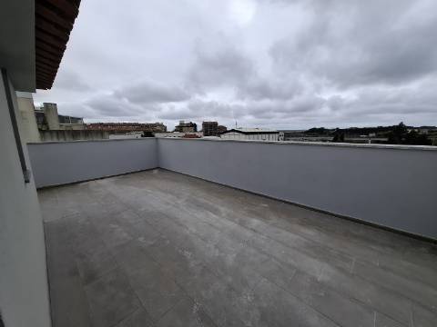Apartamento T2 + Duplex Amplo + Terraço na Cobertura em Esgueira, Aveiro