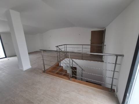 Apartamento T2 + Duplex Amplo + Terraço na Cobertura em Esgueira, Aveiro