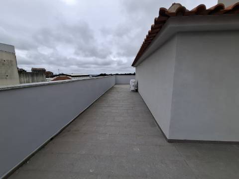 Apartamento T2 + Duplex Amplo + Terraço na Cobertura em Esgueira, Aveiro