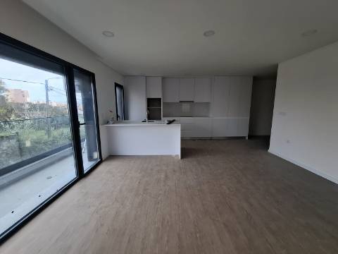 Apartamento T3 + Varanda em Esgueira, Aveiro
