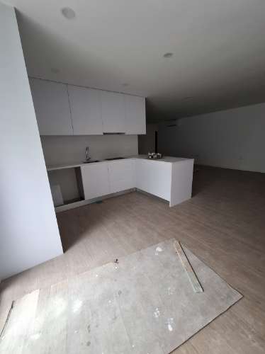 Apartamento T2 com Terraço no R/Chão em Esgueira, Aveiro