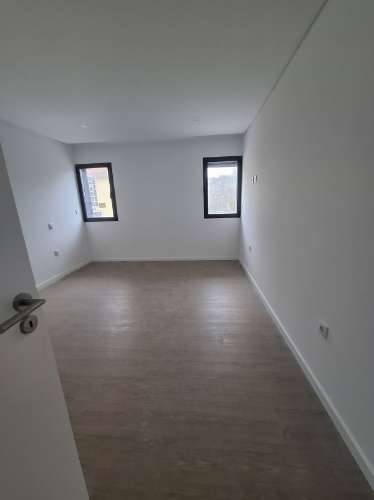 Apartamento T2 com Terraço no R/Chão em Esgueira, Aveiro