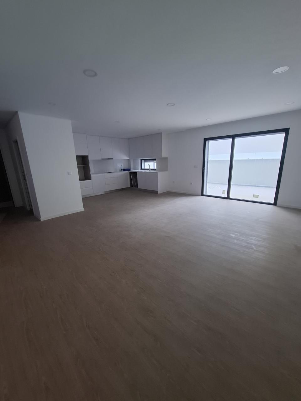 Apartamento T2 + Terraço no R/Chão em Esgueira, Aveiro