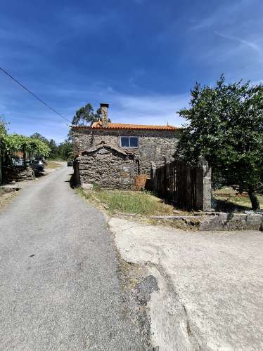 Excluvivo Casa de Campo T3 Independente em Vale de Cambra