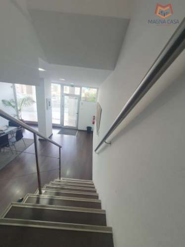 Loja em Rua Principal de Algés