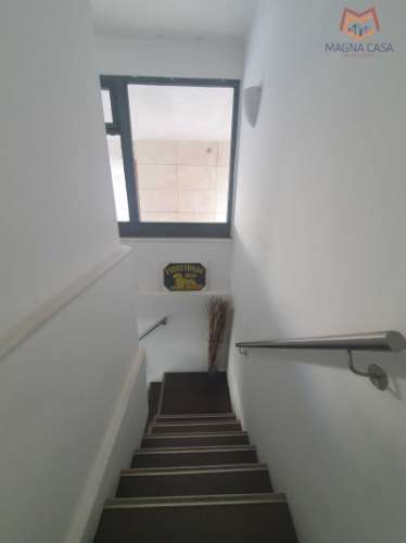 Loja em Rua Principal de Algés