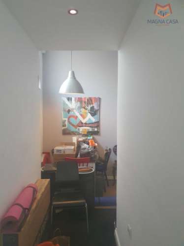 Loja em Rua Principal de Algés