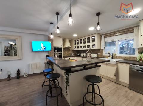 Luxuosa Quinta T3 com piscina e amplo terreno em Terrugem, Sintra - O seu refúgio perfeito.