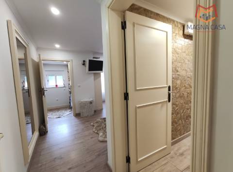 Luxuosa Quinta T3 com piscina e amplo terreno em Terrugem, Sintra - O seu refúgio perfeito.